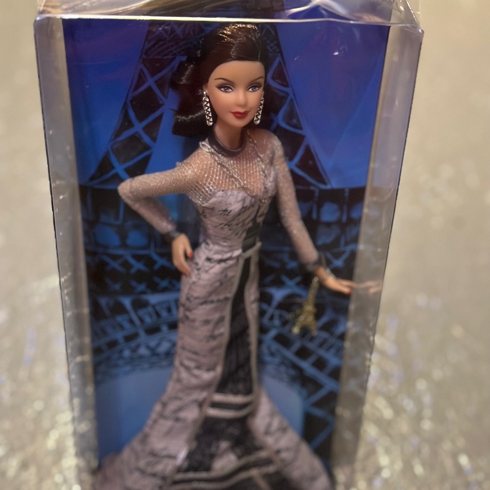 COPY - Barbie collectible Eiffel Tower Barbie